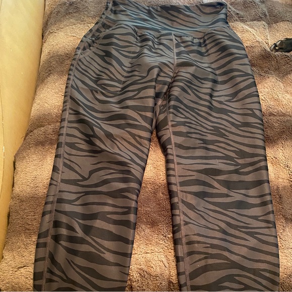 Active joggers - Picture 1 of 3
